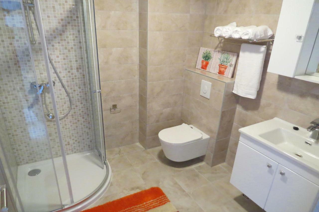 Apartments Medvidovic Baška Voda Eksteriør billede